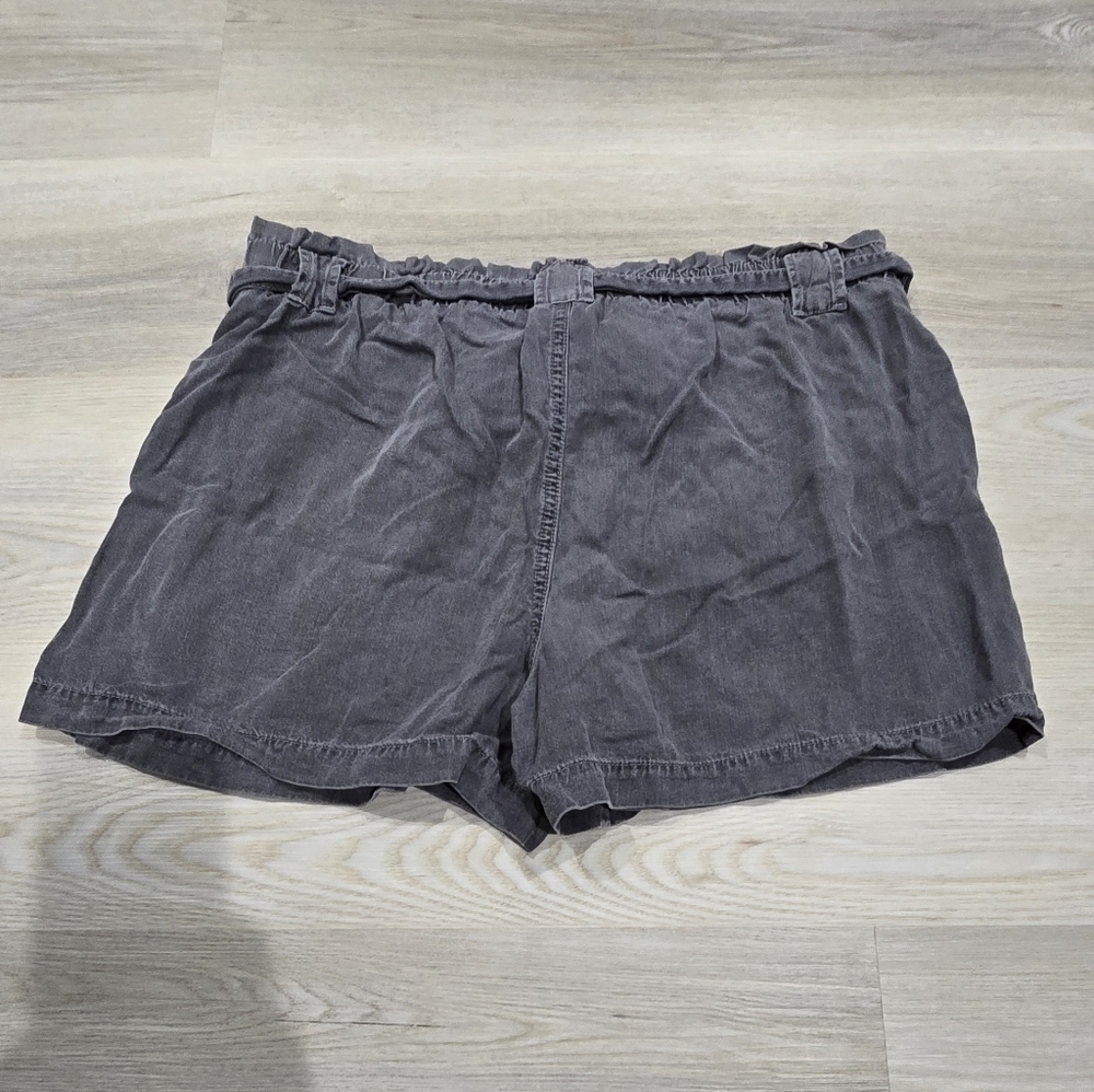 Time and Tru Women's Belted Utility Shorts Tencel Black Size L (12-14) - Picture 4 of 5